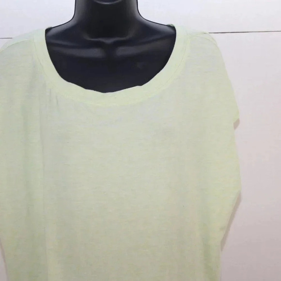 ZELLA Top - Picture 2 of 6